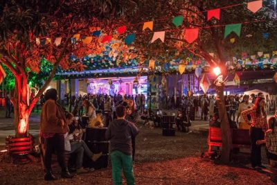 screenshot: Arraial Nos Trilhos: uma festa junina com passeio de maria fumaça, quadrilha e muitos jogos juninos