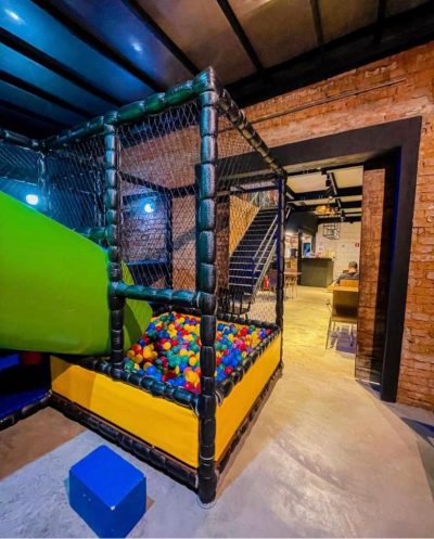 screenshot: Hamburguerias e steakhouse com espaço kids são ótimas opções para as famílias
