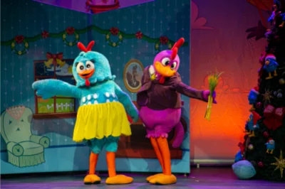 screenshot: Galinha Pintadinha Em Busca do Natal: espetáculo musical faz apresentações em São Paulo