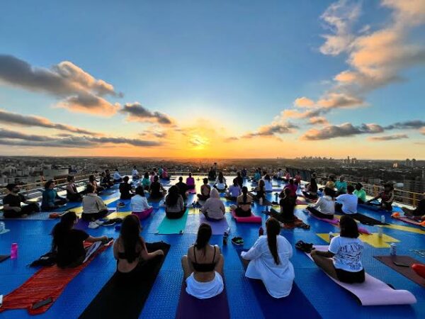 screenshot: Yoga no Heliponto celebra o mês das mães no Top Center Shopping