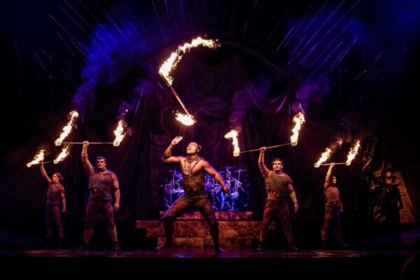 screenshot: Cirque du Soleil está de volta ao Brasil com Alegría – In A New Light, uma extraordinária releitura de sua produção mais icônica