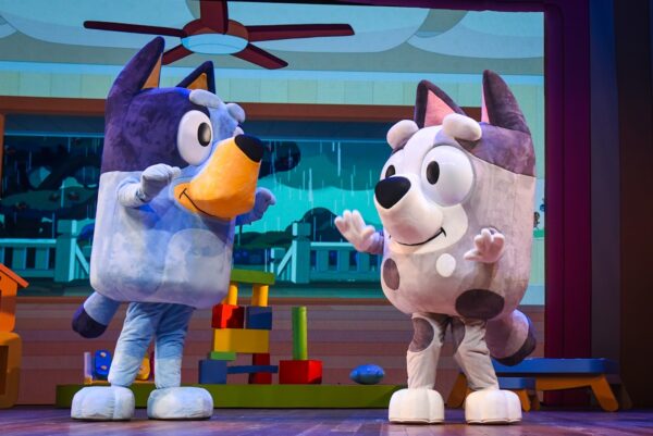 screenshot: Bluey no Teatro: espetáculo oficial volta para as férias de São Paulo