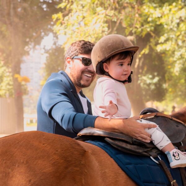 screenshot: COM DESCONTO! Passeios no Jockey Club de São Paulo têm experiências com cavalos e trenzinho