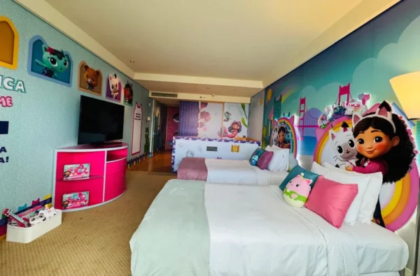 screenshot: Hilton São Paulo Morumbi lança quarto inspirado em “A Casa Mágica da Gabby: O Filme” da DreamWorks Animation